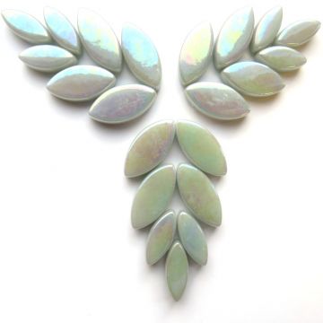 042p Iridised Pale Grey Petals