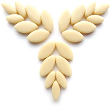 092 Cream Petals: 50g