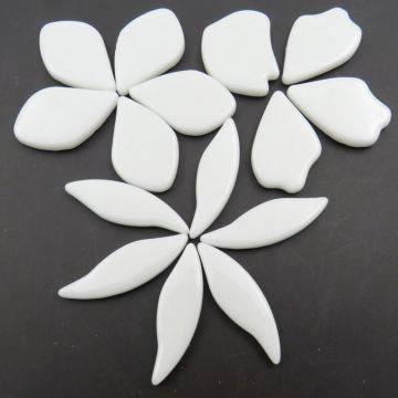 Fallen Petals: Opal White 040: 50g