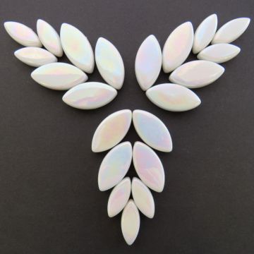 040p Iridised White Petals: 50g