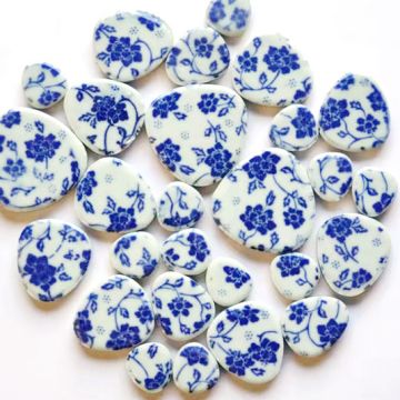 Loose Pebbles: Blue Daisy: 05 (disc)