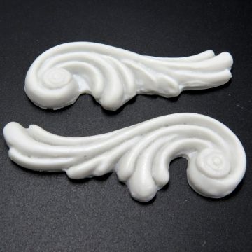 Resin: Scroll 226: 8cm (set of 2)